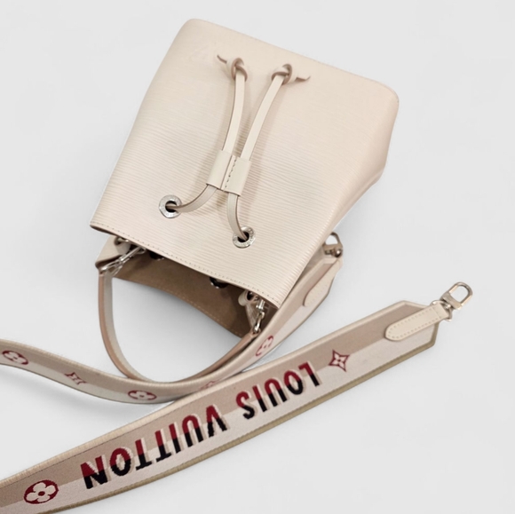 ✨️Authentic Louis Vuitton Neonoe BB Quartz - Picture 2 of 14